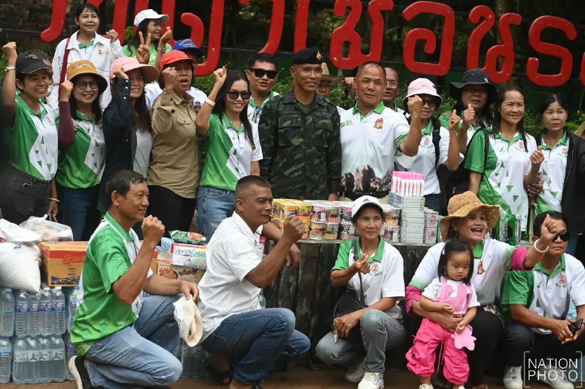 รองแม่ทัพภาคที่ 2 รุดเยี่ยมกำลังพลที่ ปราสาทตาเมือนธม จ.สุรินทร์