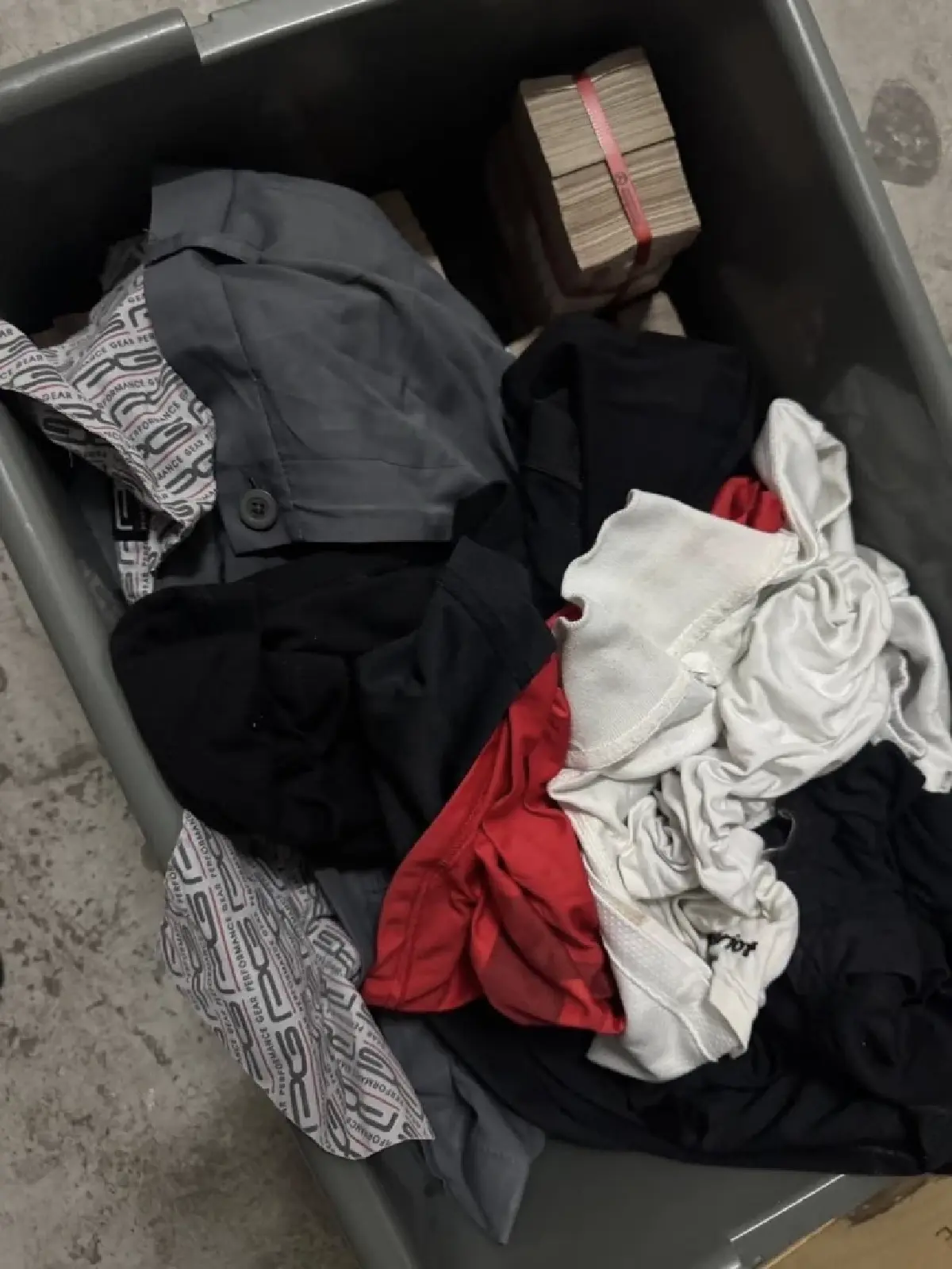 ผงะ เงินสด 12 ล้าน ทิ้งขยะชั้น 4 คอนโดเมืองทอง ตรวจด่วนเอี่ยวหน่วยงานดัง