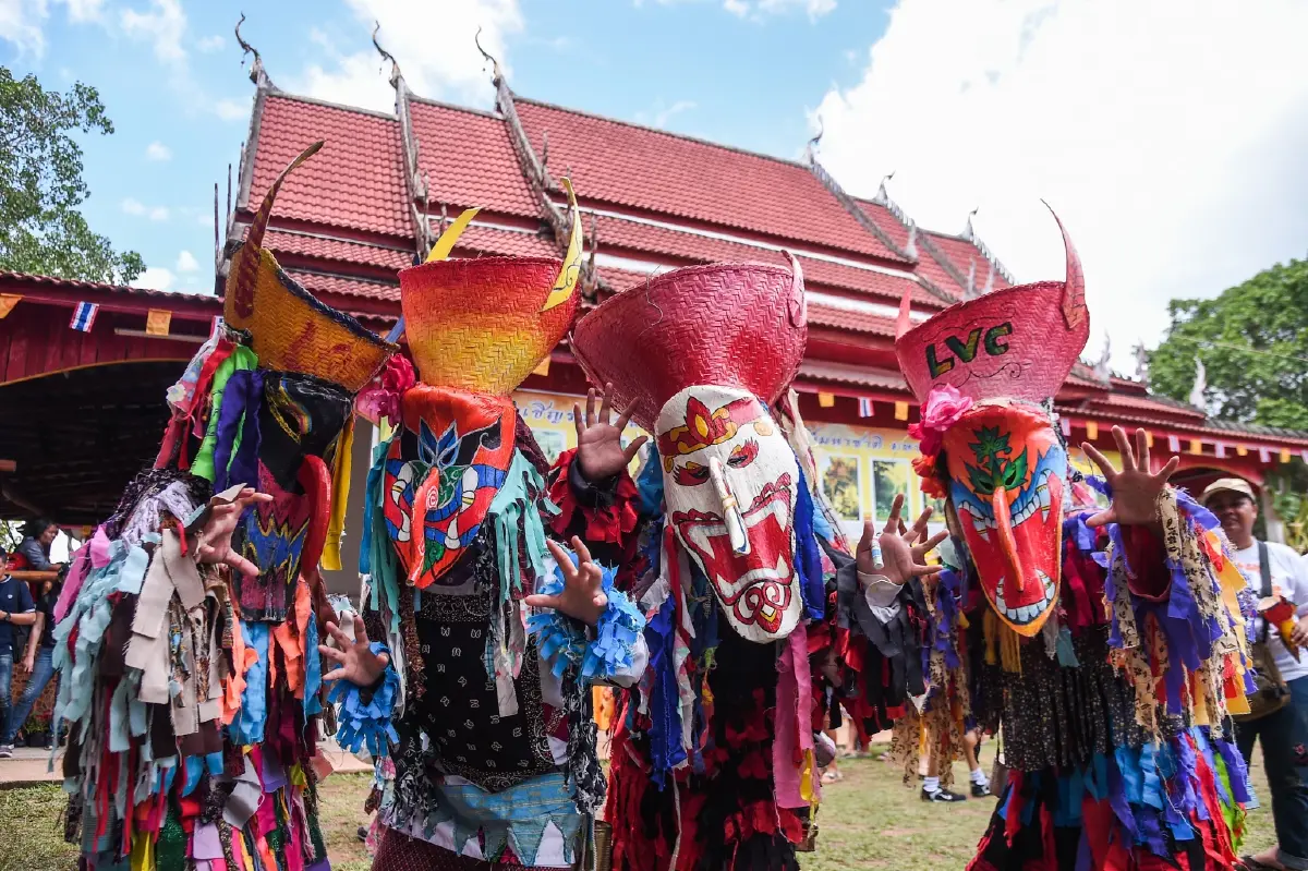 งานผีตาโขน 2568 ขบวนแห่จัดวันไหน? เที่ยวไทย บุญหลวง ด่านซ้าย จ.เลย