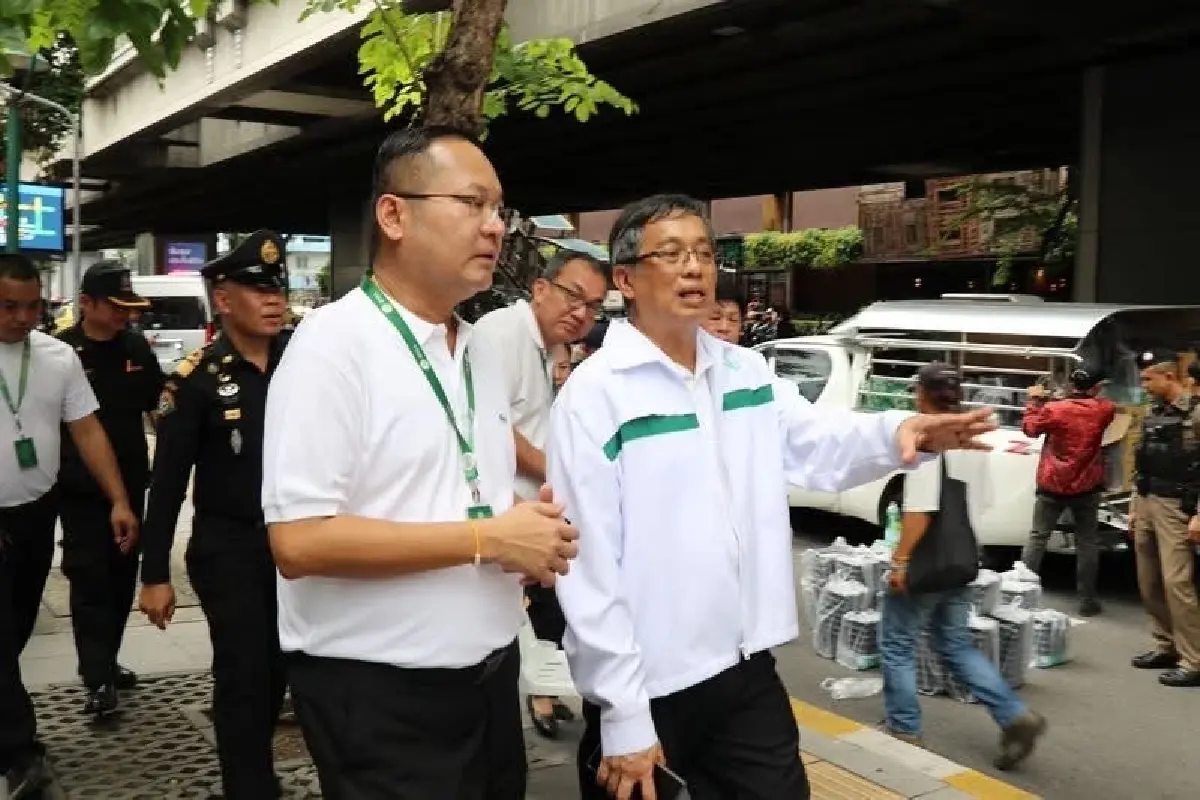 ม็อบชุมนุม อนุสาวรีย์ชัยฯ รองปลัด กทม. ลงพื้นที่ตรวจความปลอดภัย