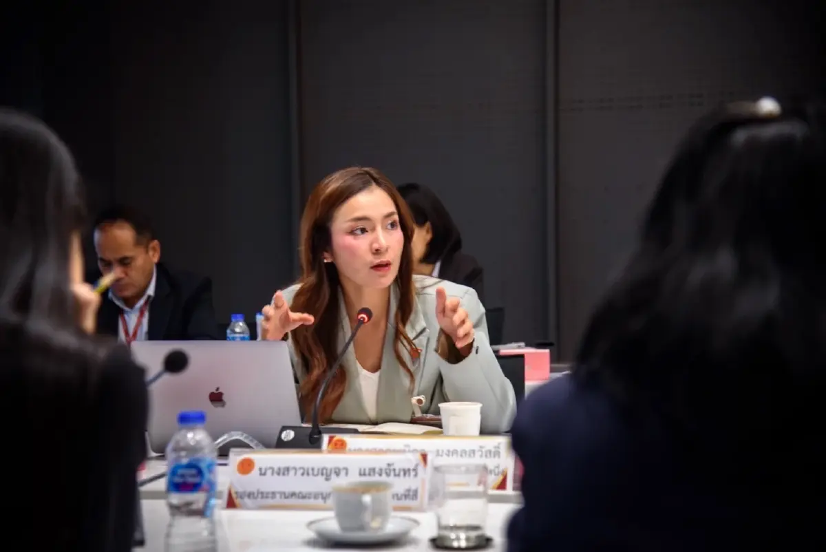 สส.ปชน.กังขาปมประมูลคลื่นความถี่ จี้ กสทช.เปิดเผยโปร่งใส