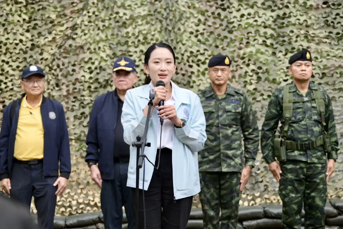 ‘นายกฯ’ พร้อม ‘แม่ทัพภาค2’ เยี่ยมฐานมรกต ขอบคุณทหาร ปกป้องอธิปไตย