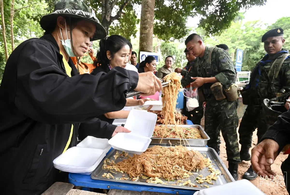 แม่ทัพภาคที่ 2 รุดเยี่ยมกำลังพล ลั่นปกป้องอธิปไตยของชาติเต็มที่
