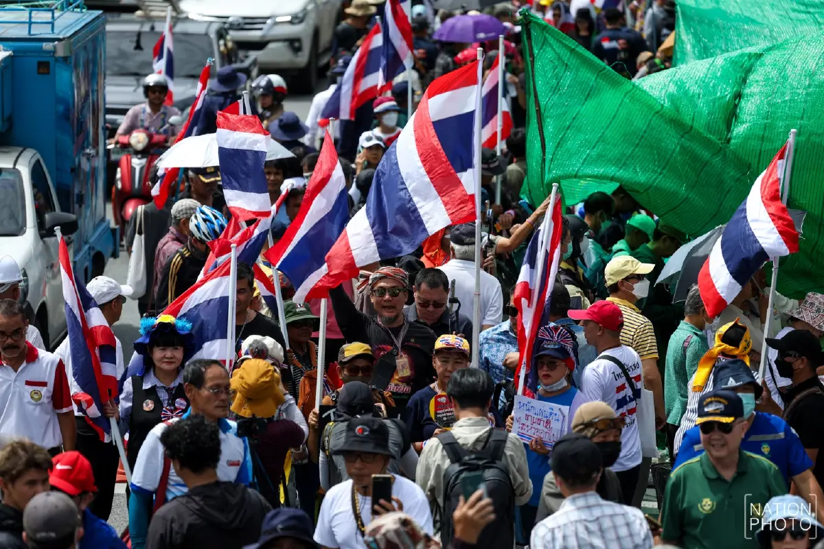 กลุ่มคปท. กองทัพธรรม ม็อบไล่นายกฯ รวมพลหน้าทำเนียบรัฐบาล