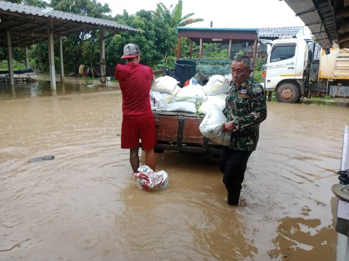 อัปเดต น้ำท่วมเชียงราย จนท.อุทยานฯ เร่งลงพื้นที่ช่วยผู้ประสบภัย