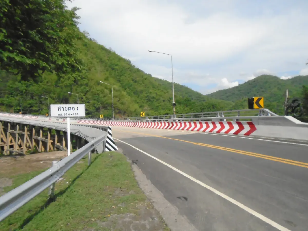 ชวนเช็กอิน 'สะพานพ่อขุนผาเมือง' สะพานกลางหุบเขา ชมวิวได้ 360 องศา