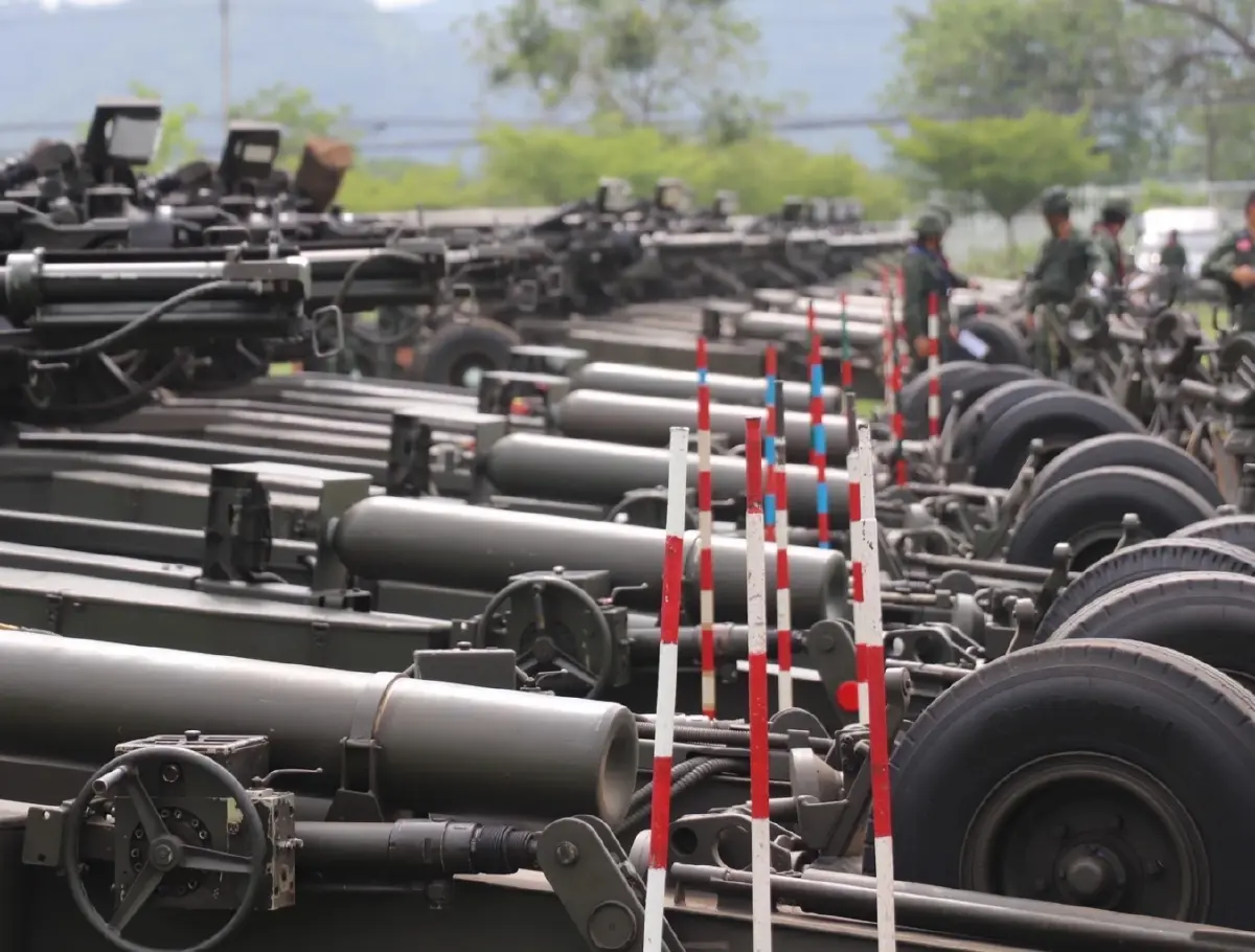 พรึ่บ! กองพลทหารปืนใหญ่ ตรวจสภาพความพร้อมรบ