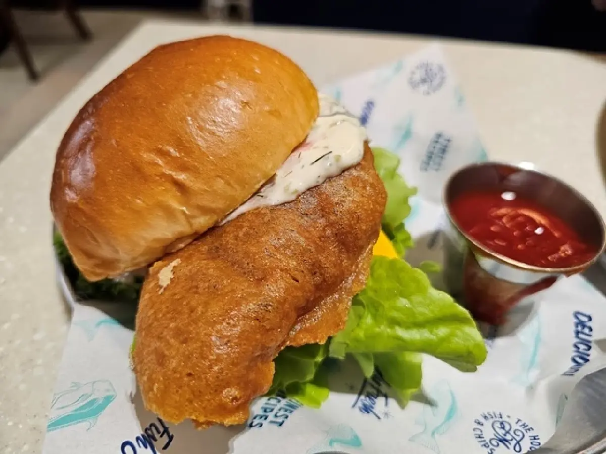 ‘ฟิชแอนด์ชิปส์’ ปลาไทย ประมงพื้นบ้าน ‘เกาะลันตา’ ที่ ‘Fishmonger’