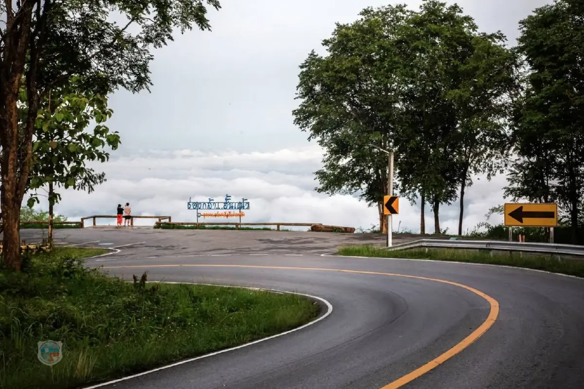 ใครอยู่เหนือบ้าง? ไปเที่ยวกัน 'ภูหินร่องกล้า' อากาศเย็นดี มีหมอก