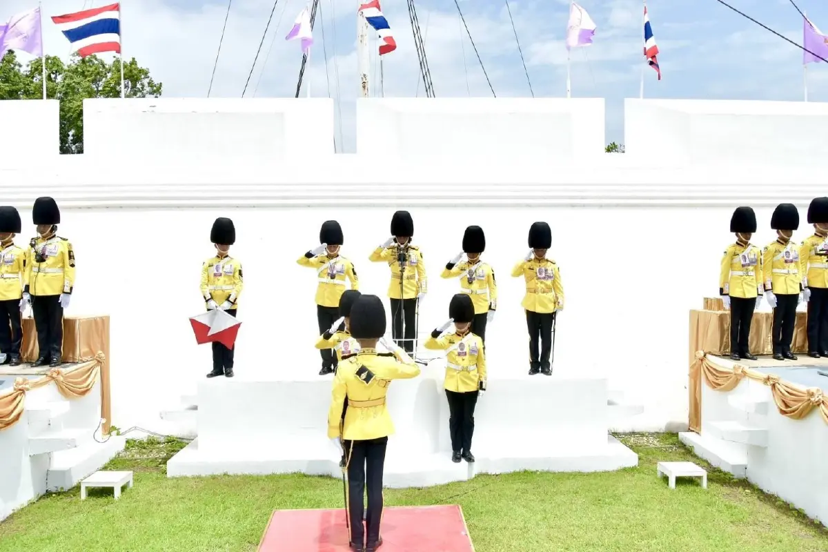 3 เหล่าทัพ ยิงสลุตหลวง 21 นัดเฉลิมพระเกียรติ 'พระราชินี'