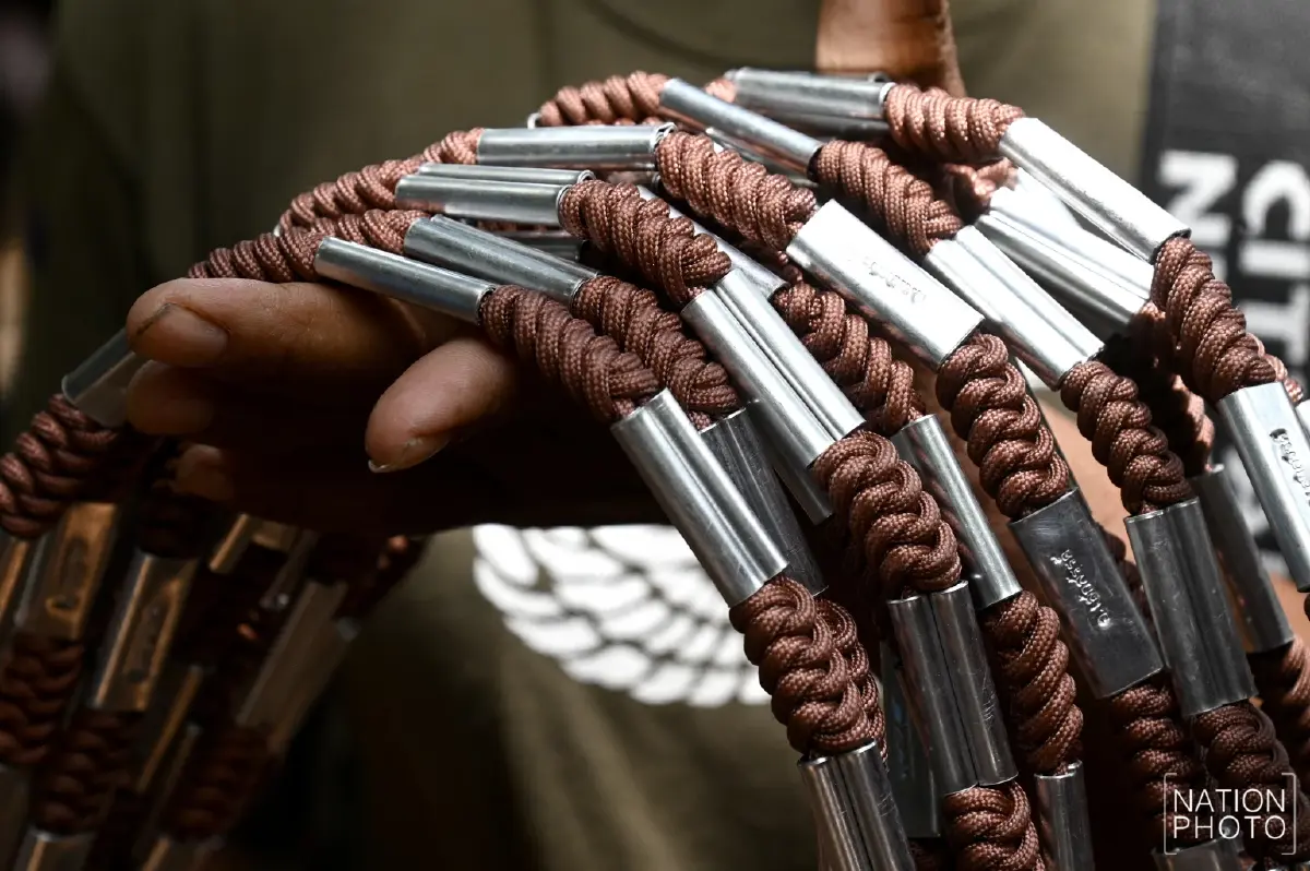 ส่งตรงถึงแนวหน้า มอบตะกรุด-วัตถุมงคล ทหารชายแดน ป้องกันภยันตราย