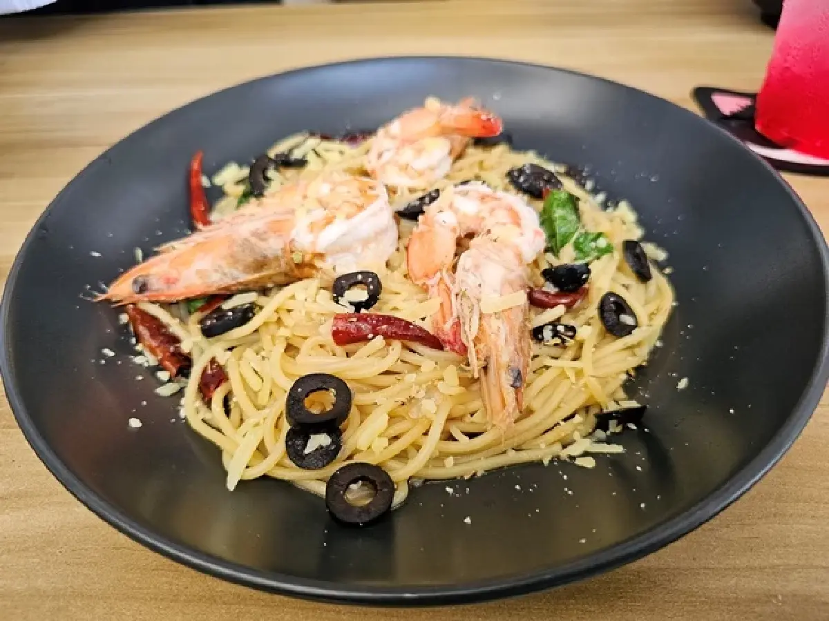 ‘มาม่าต้มยำกุ้ง’ ที่ร้าน ‘มันนาคาเฟ่’ แซ่บ จนต้องขอสูตร