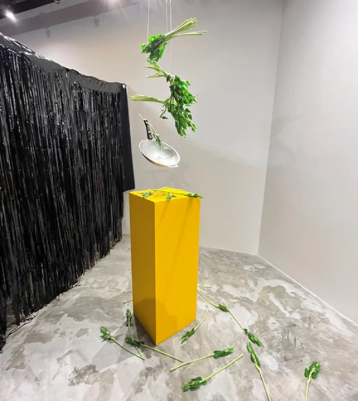 PARADOXXXHIBITION นิทรรศการเดี่ยวครบ 30 ปี วงดนตรี พาราด็อกซ์