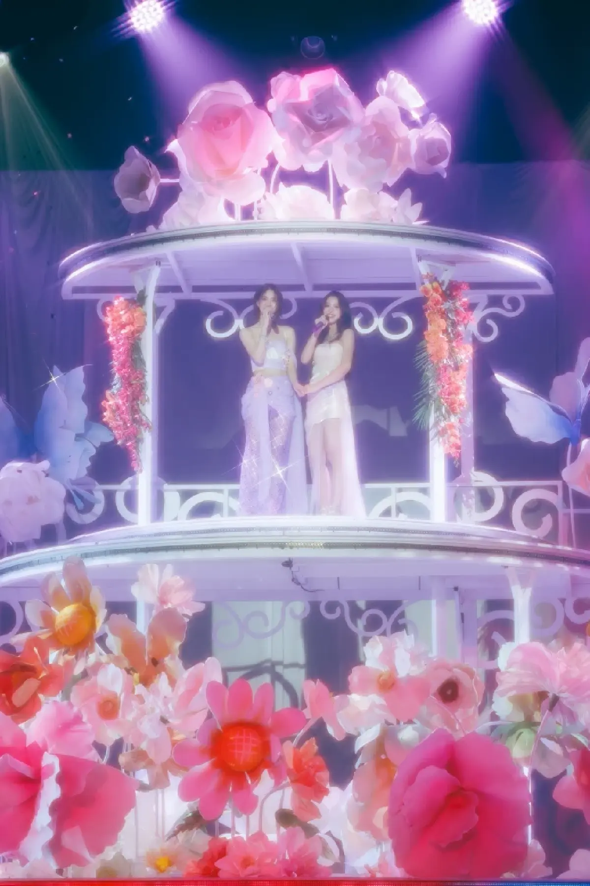 'BLUSH BLOSSOM FAN FEST' 10 สาว 'GMMTV' เสิร์ฟโชว์ 2 วัน ติดเทรนด์โลกอันดับ 1