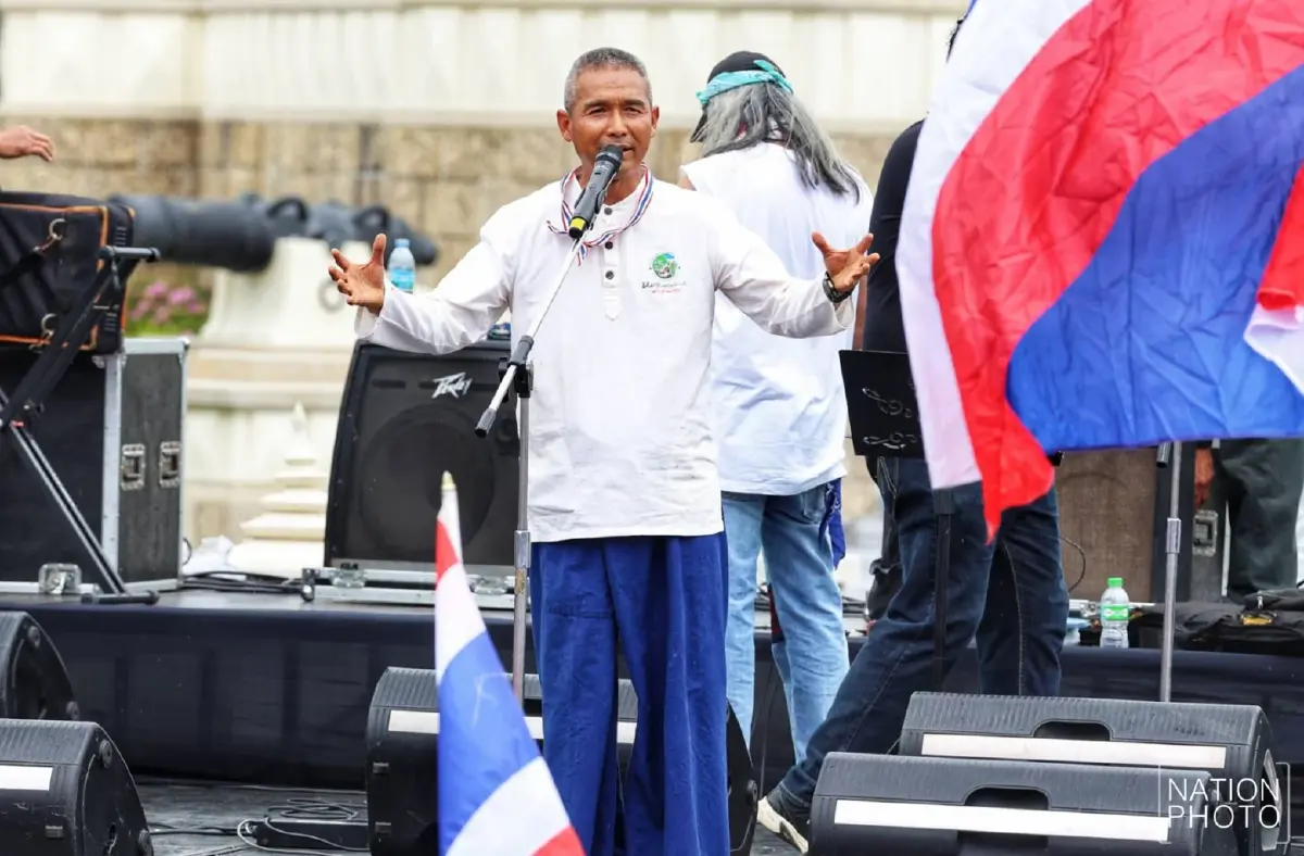 ปิดจราจร พหลโยธิน ขาลงอนุสาวรีย์ชัยสมรภูมิ ผู้ชุมนุมเต็มพื้นที่