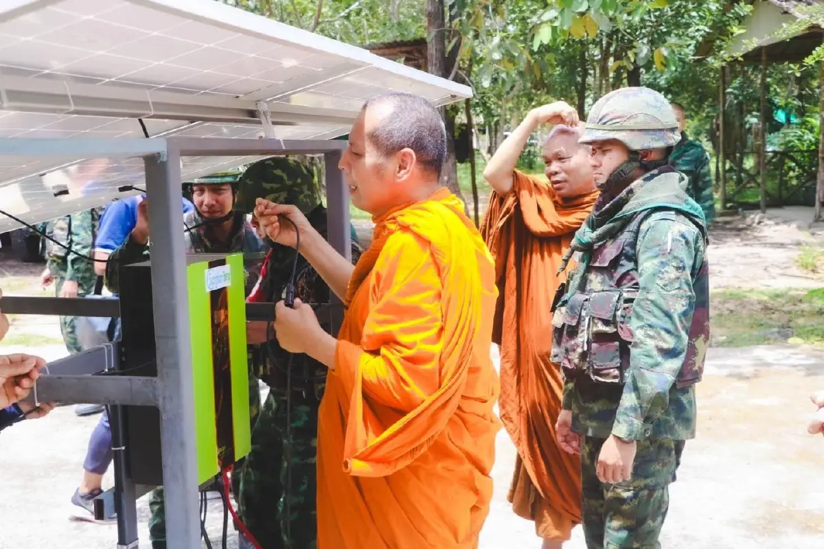 คุณพระช่วย! สร้างแสงธรรม 'เจ้าคุณนพพร' ช่วยทหารชายแดนไทย-กัมพูชา