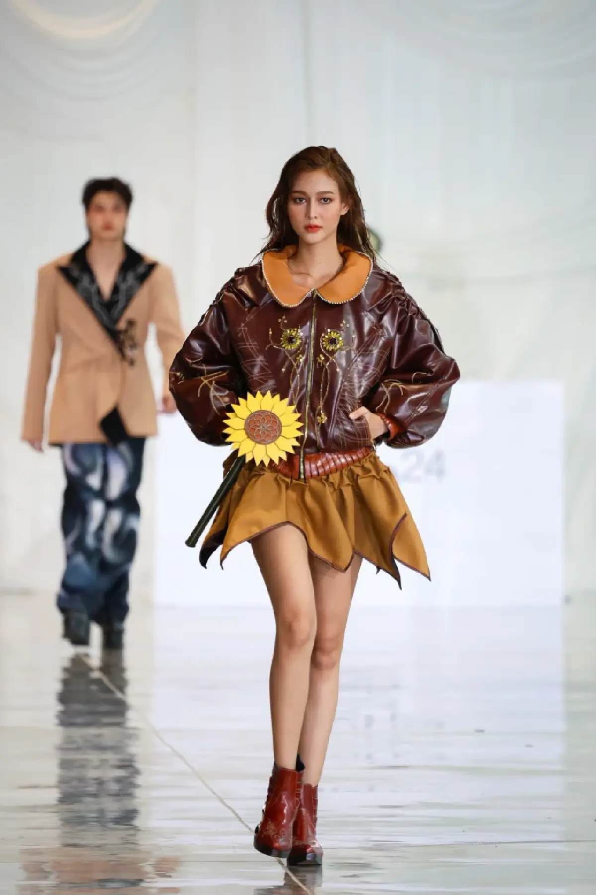 ยัสปาล กรุ๊ป สนับสนุนงานแฟชั่นโชว์ผลงานธีสิสของ 4 มหาวิทยาลัย