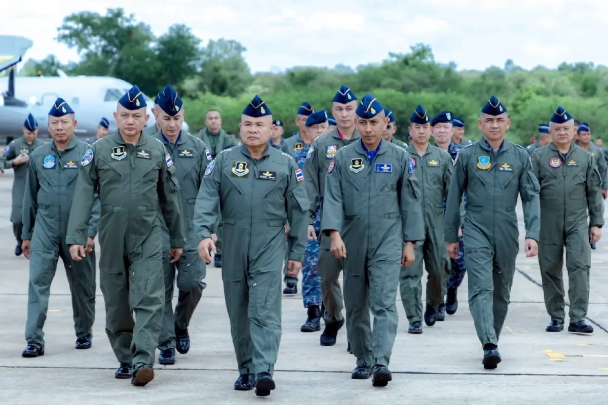 ผบ.ทอ.เช็กความพร้อมฝูงบิน F-16  คลังจรวดเต็มอัตรา ป้องน่านฟ้า