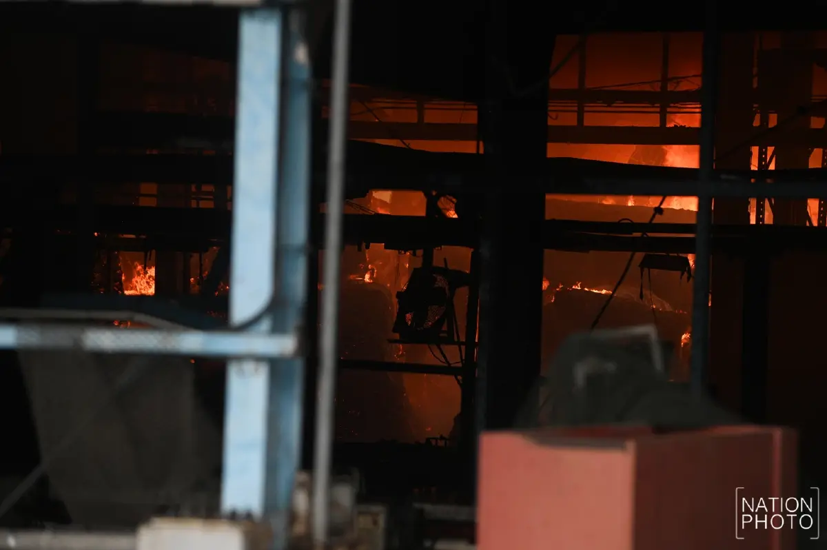 อัปเดต! เหตุไฟไหม้โรงงานทิชชู สระบุรี เร่งค้นหา 10 ผู้สูญหาย