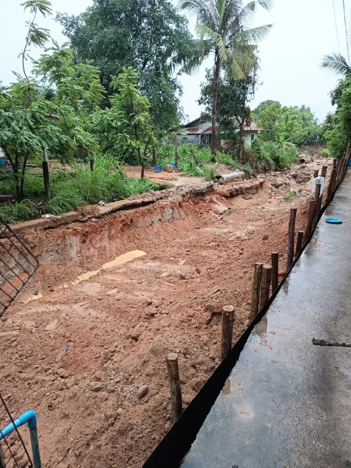 อิทธิพลพายุหวู่ติบ ถล่มยโสธร ฝนตกหนัก ถนนทรุดตัว กำแพงพัง น้ำท่วม