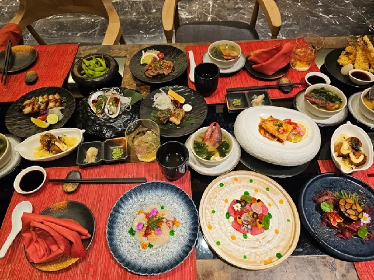 ‘บุฟเฟ่ต์อาหารญี่ปุ่น’ ที่ ห้องอาหาร SOSHI  ‘โรงแรมโซ แบงคอก’