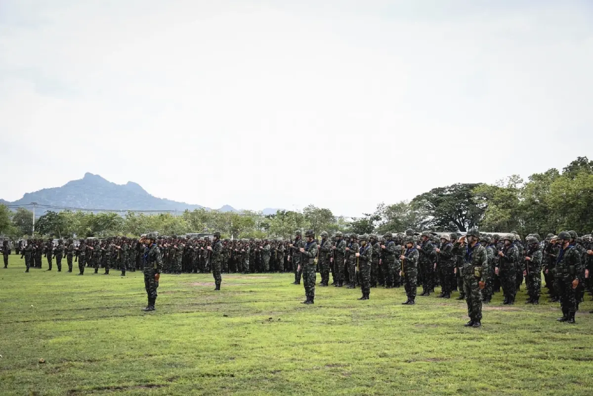 พรึ่บ! กองพลทหารปืนใหญ่ ตรวจสภาพความพร้อมรบ