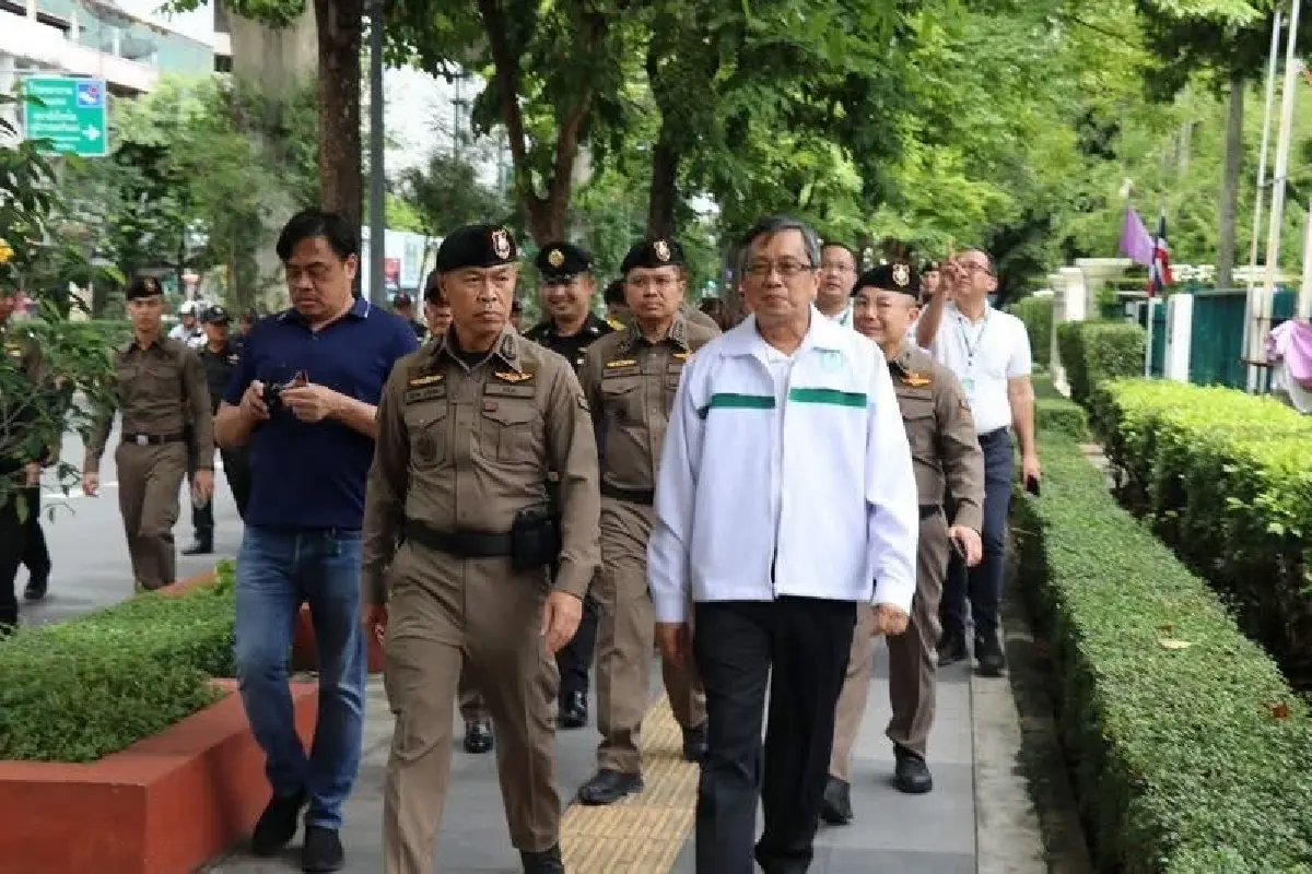 ม็อบชุมนุม อนุสาวรีย์ชัยฯ รองปลัด กทม. ลงพื้นที่ตรวจความปลอดภัย