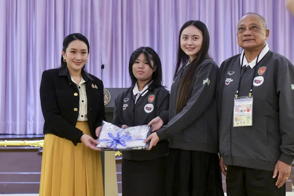 ‘แพทองธาร’ เผย มีลูกเรียนอินเตอร์ แต่ความเป็นคนไทยติดตัว