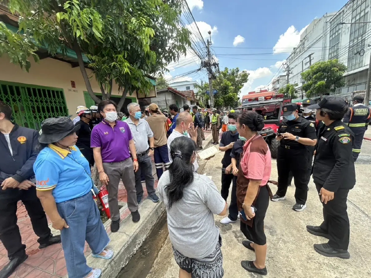 อัปเดต ไฟไหม้บ้านประชาชน ซอยสุคันธาราม 21 ล่าสุดคุมเพลิงได้แล้ว