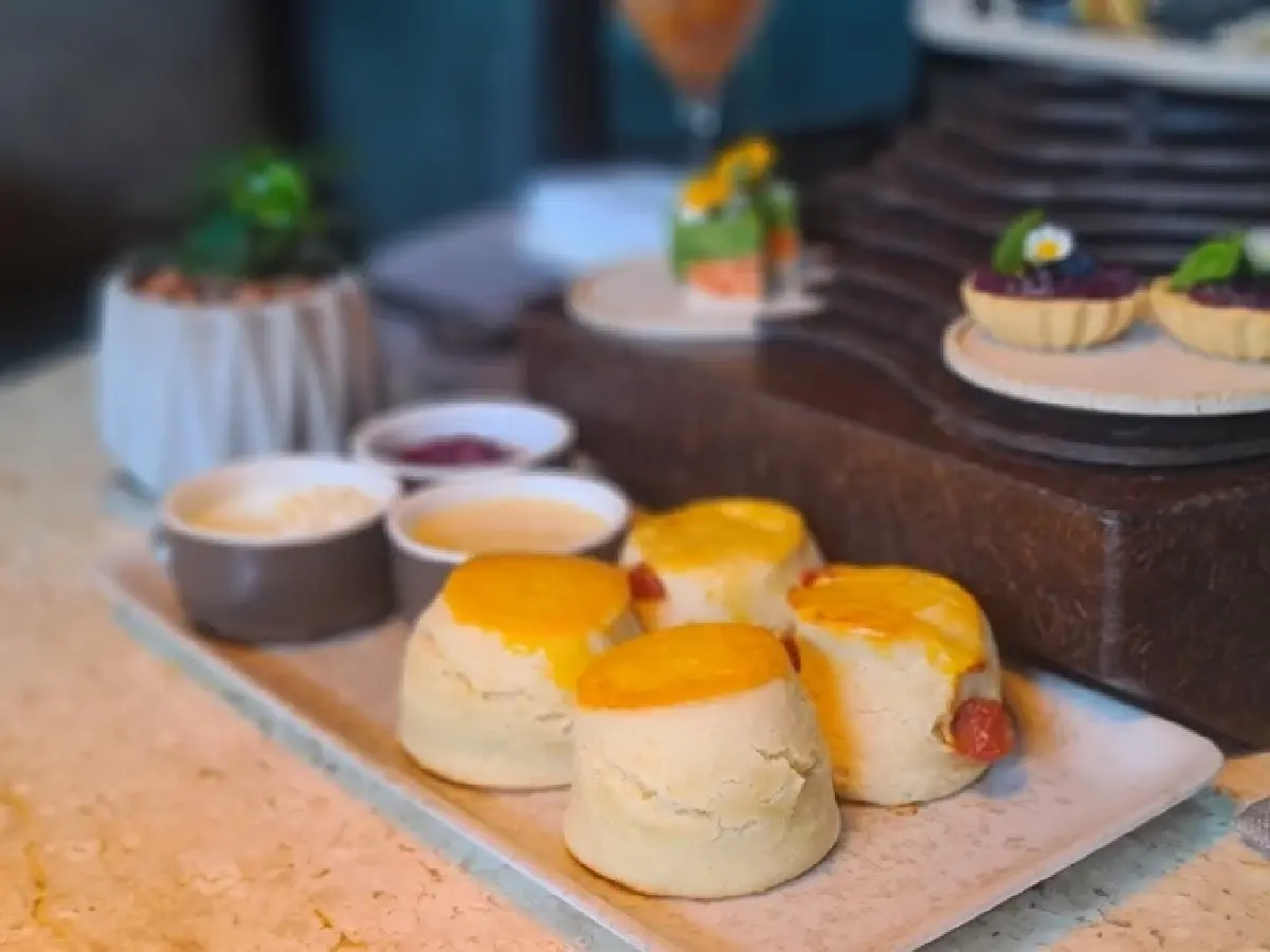 สำรับคาว-หวาน ‘ชุดน้ำชายามบ่าย’ โรงแรมสินธร เคมปินสกี้ กรุงเทพฯ