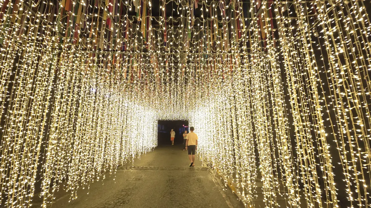 ชมฟรี! 'วิจิตร@เชียงใหม่' สีสันแห่งแสง น้ำพุร้อนสันกำแพง วันนี้ถึง 8 มิ.ย. 68