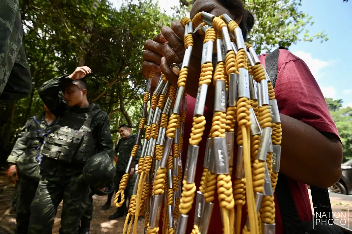 ส่งตรงถึงแนวหน้า มอบตะกรุด-วัตถุมงคล ทหารชายแดน ป้องกันภยันตราย