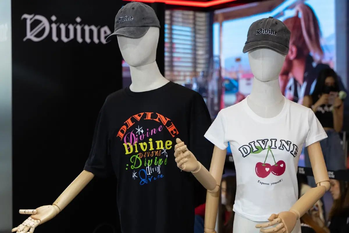 ครั้งแรกกับ DIVINE x SIAM CENTER 1st POP UP STORE ออกแบบโดย 'เจมีไนน์'