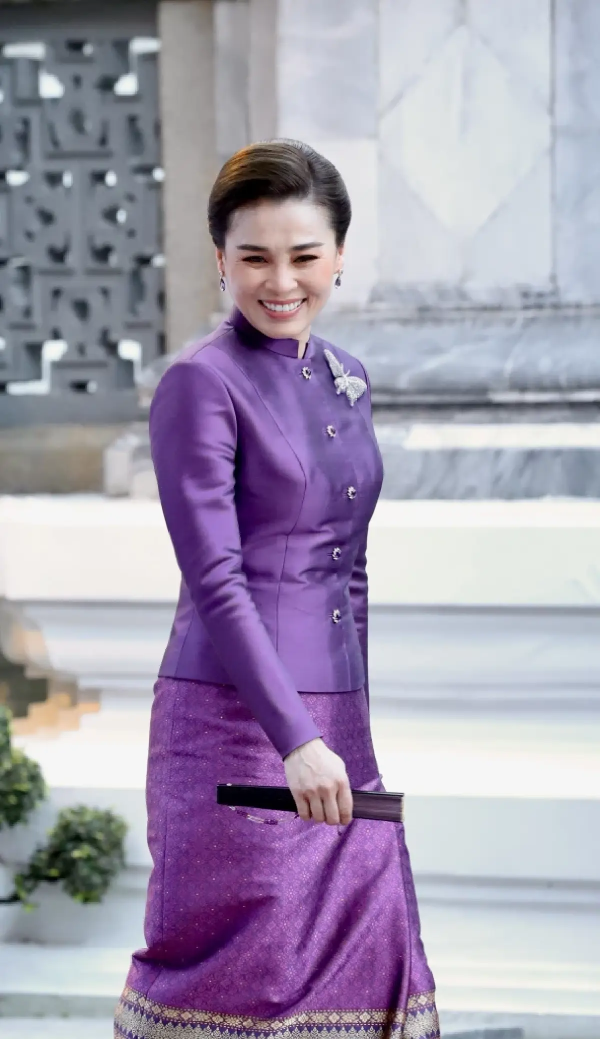 ในหลวง พระราชินี ทรงประกอบพิธีมังคลาภิเษกเหรียญพระบรมรูปพระบาทสมเด็จพระเจ้าอยู่หัว