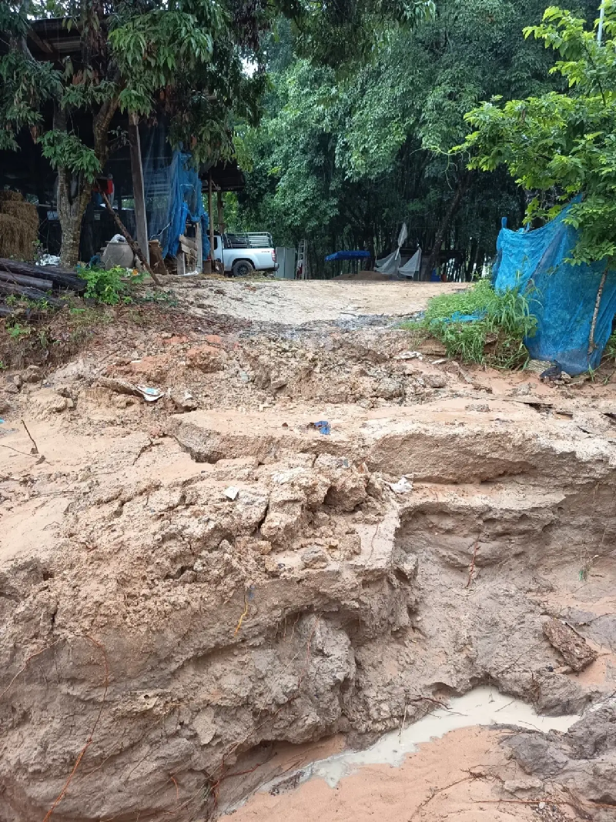 อิทธิพลพายุหวู่ติบ ถล่มยโสธร ฝนตกหนัก ถนนทรุดตัว กำแพงพัง น้ำท่วม