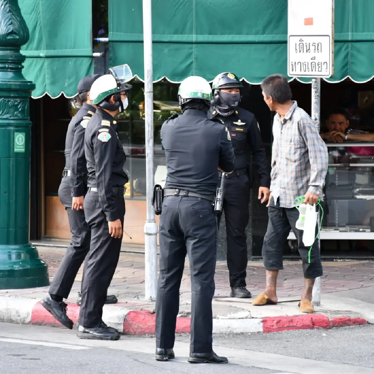 กทม. ปรับแผน เตรียมกระจายจุดแจกอาหารทั่วกรุง แก้ปัญหาคนจนเมือง