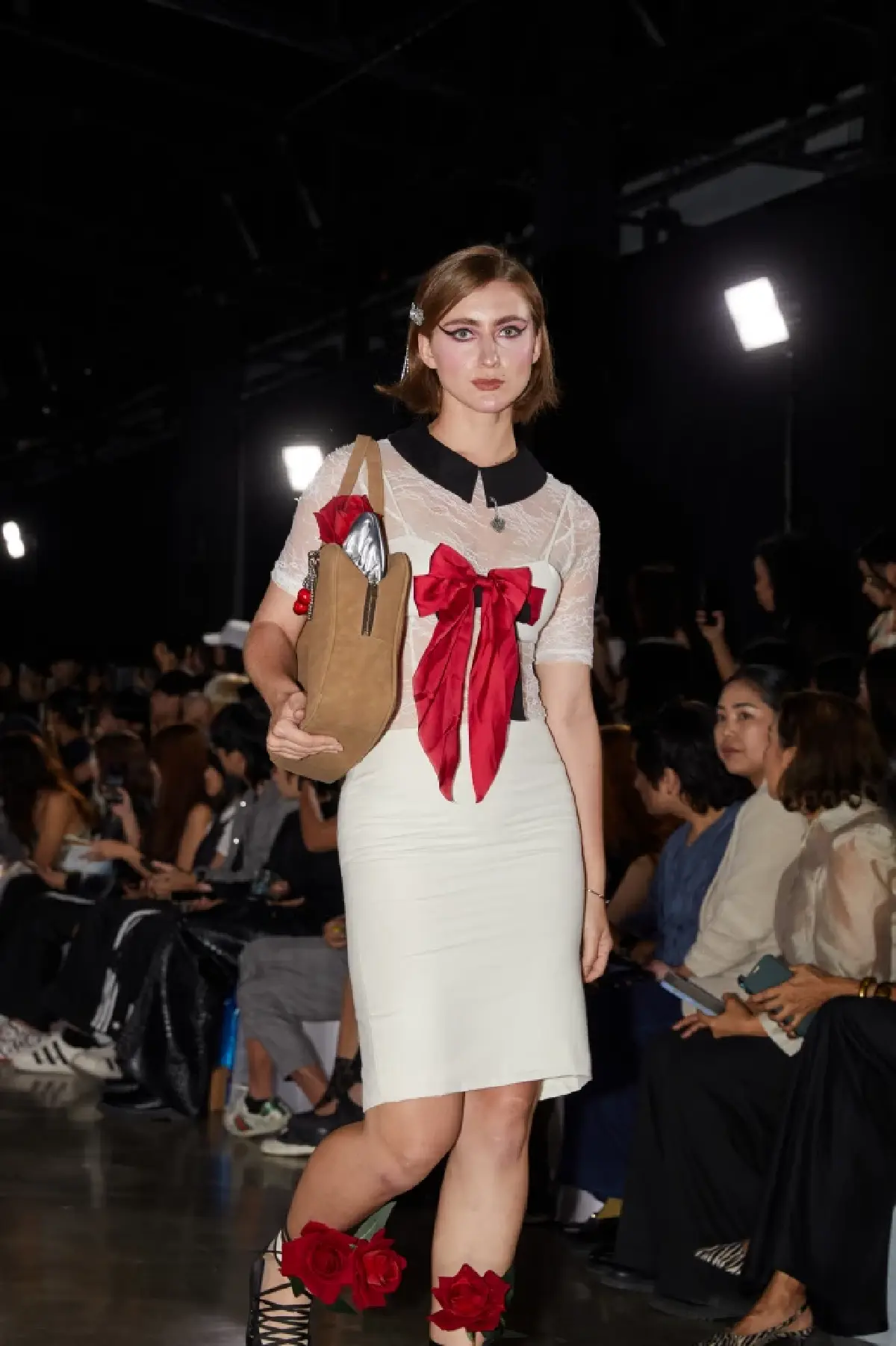 ยัสปาล กรุ๊ป สนับสนุนงานแฟชั่นโชว์ผลงานธีสิสของ 4 มหาวิทยาลัย