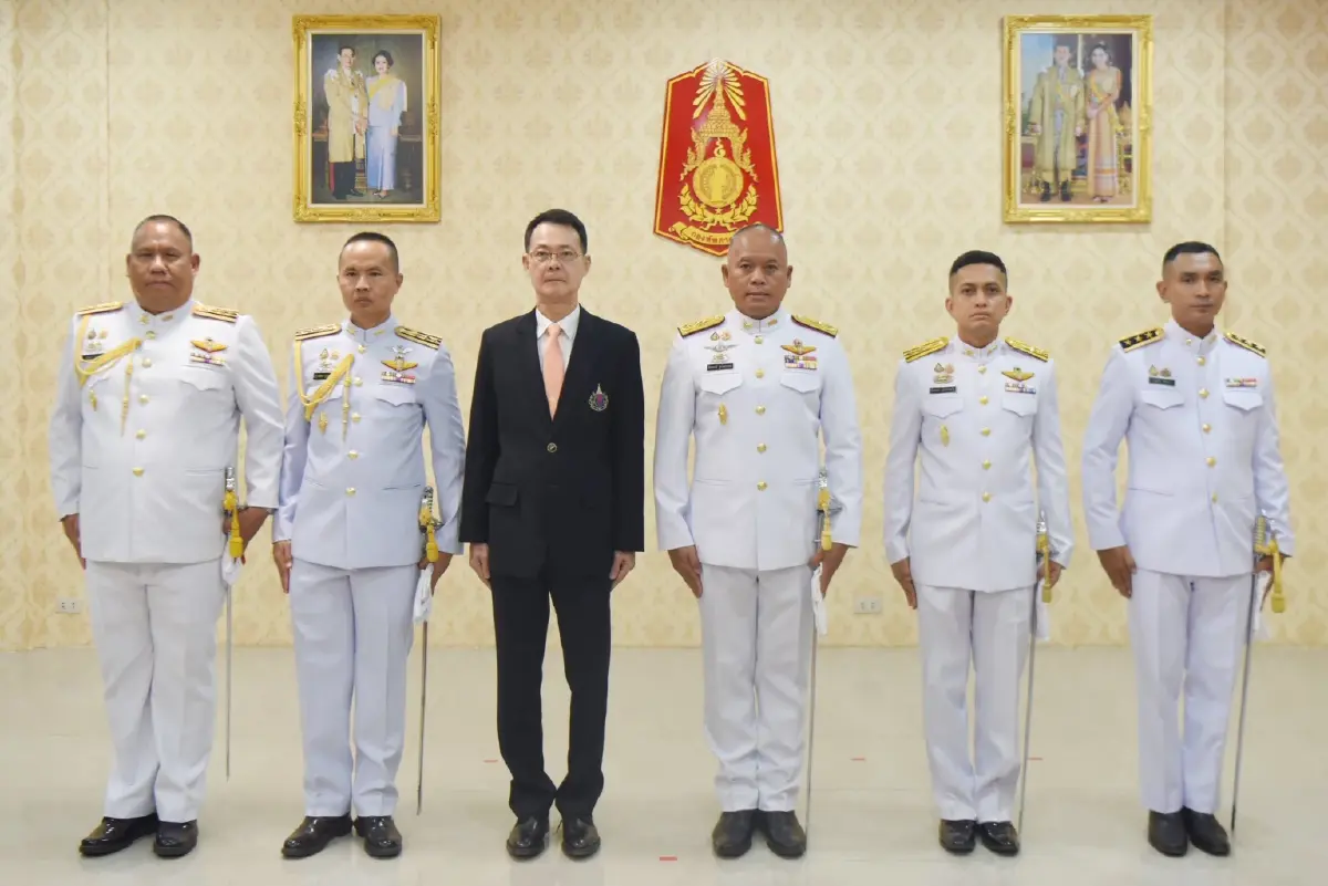 เจ้าฟ้าจุฬาภรณวลัยลักษณ์ พระราชทานสิ่งของแก่กองทัพภาค 2 เป็นขวัญกำลังใจ