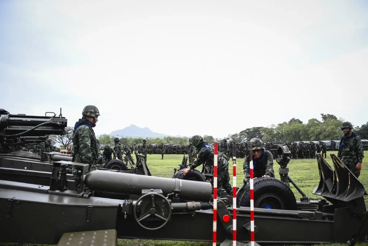 พรึ่บ! กองพลทหารปืนใหญ่ ตรวจสภาพความพร้อมรบ