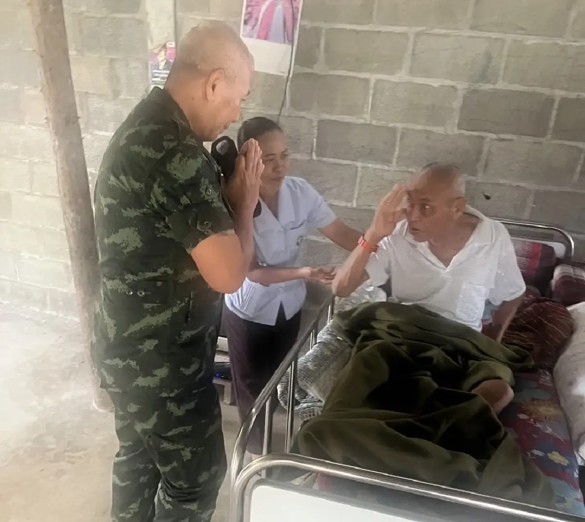 ผบ.ทบ.ตรวจแนวรบชายแดนไทย-กัมพูชา ก่อนถกจีบีซี 14 มิ.ย.นี้