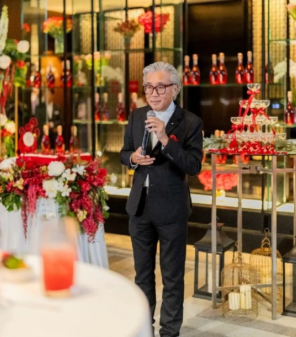 ฉลอง 15 ปี ‘Lady in Red’ และ Gentleman in Red ณ รร.สินธรเคมปินสกี้ฯ