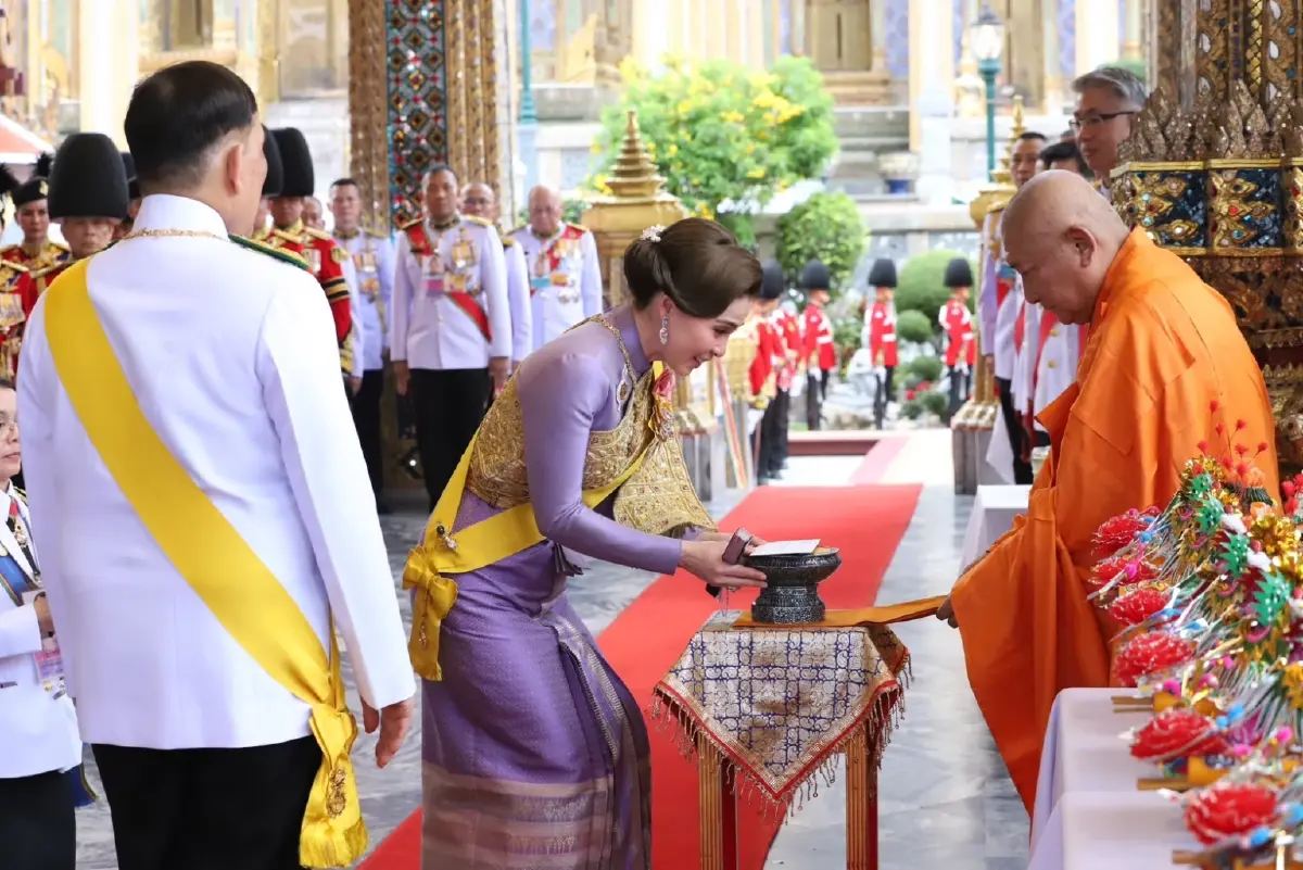 ในหลวง-พระราชินี เสด็จฯ ในการพระราชพิธีเฉลิมพระชนมพรรษาพระราชินี 3 มิ.ย. 68