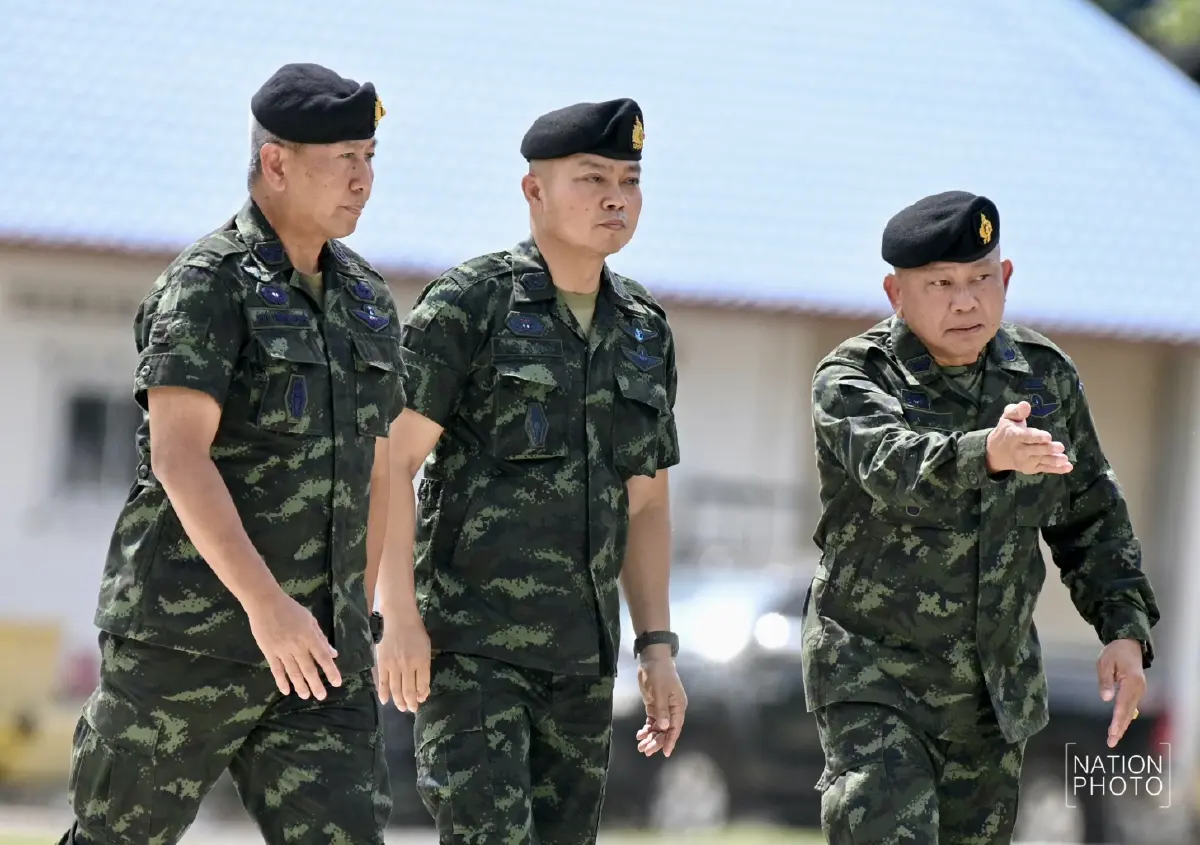 ผบ.ทบ. บินด่วนลงสุรินทร์ เกาะติดสถานการณ์ชายแดนไทย-กัมพูชา