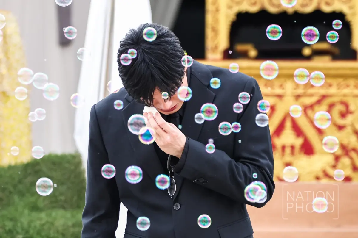 สุดเศร้า พิธีฌาปนกิจ 'คุณแม่งามทิพย์' คนบันเทิงร่วมอาลัยแน่นวัด