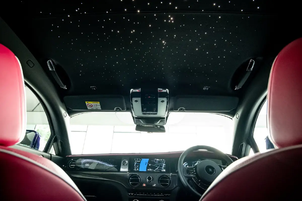 แรงสุดของ โรลส์-รอยซ์ 'แบล็คแบจ สเปกเตอร์' EV เริ่ม 41.5 ล้าน