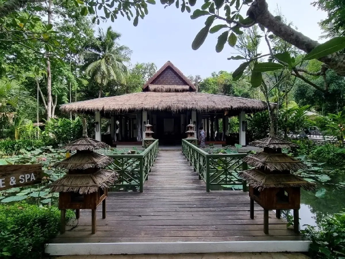 วันสบายกับ ‘ศุภฤกษ์ ศูรางกูร’ ครูใหญ่แห่งโรงเรียนหนุ่มสาวทัวร์