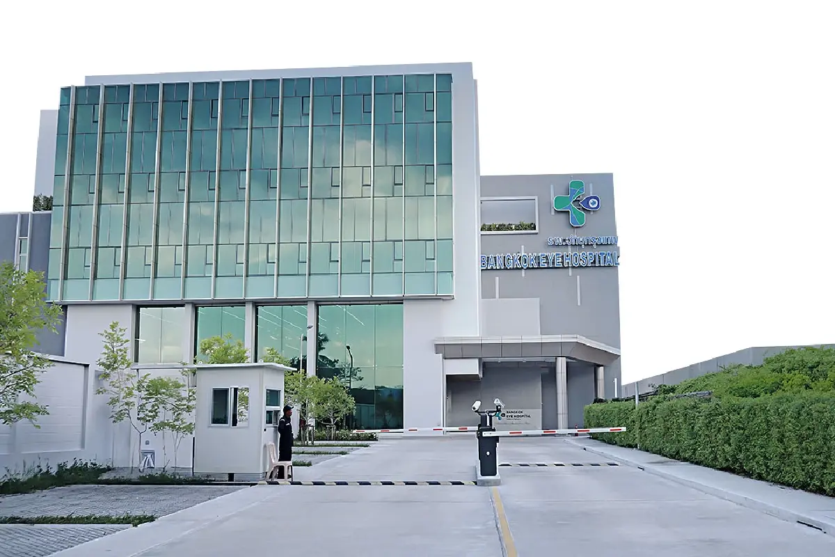 สายตายาว?  มีคำตอบ No-Blade AI Surgery สำหรับคน 48+ โดยเฉพาะ