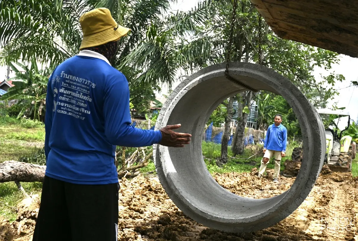 ชาวบ้านรวมพลังสร้างบังเกอร์หลบภัย พร้อมรับเหตุฉุกเฉินชายแดน