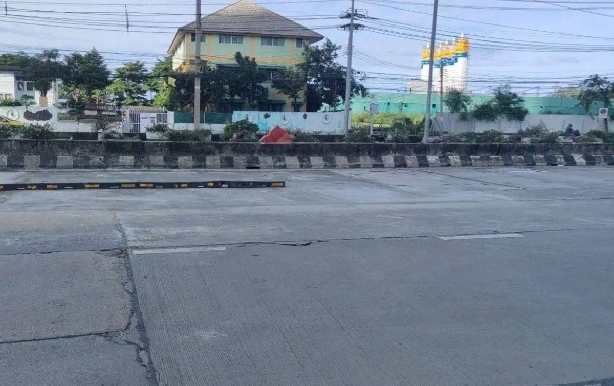 คืบหน้า \'ถนนทรุด\' ถนนพระราม3 ฝั่งขาเข้า มุ่งหน้าใต้สะพานภูมิพล