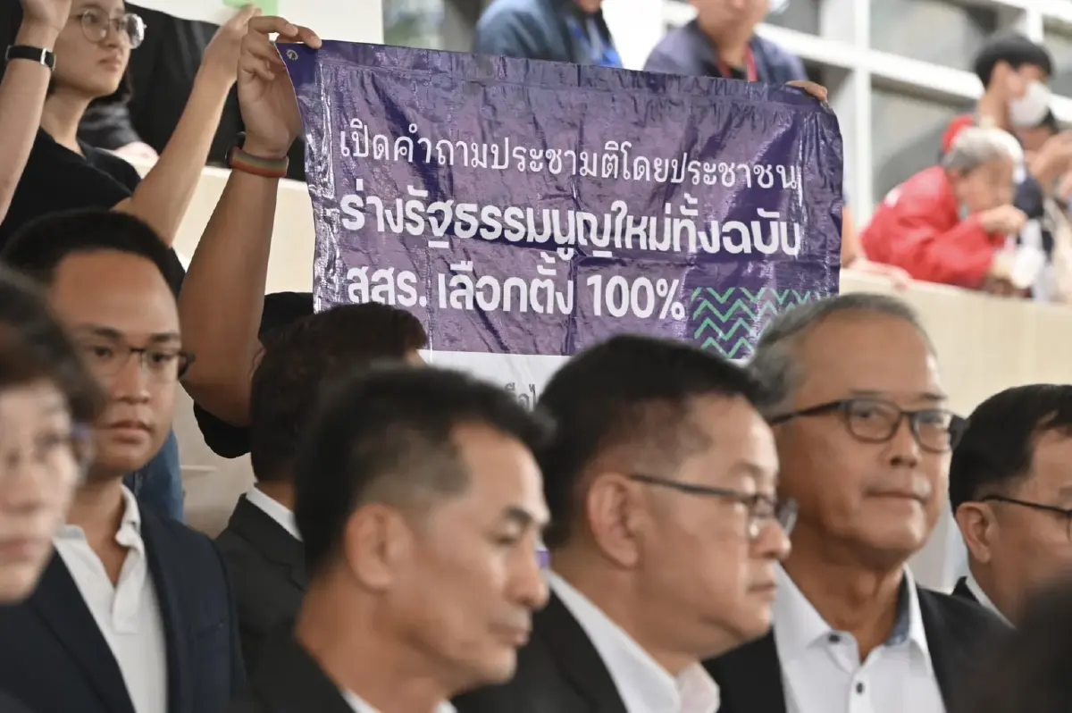 'พท.' เลือก ‘รัฐบาลปริ่มน้ำ’? เข็น ‘แพทองธาร’ สู่ปากเหว